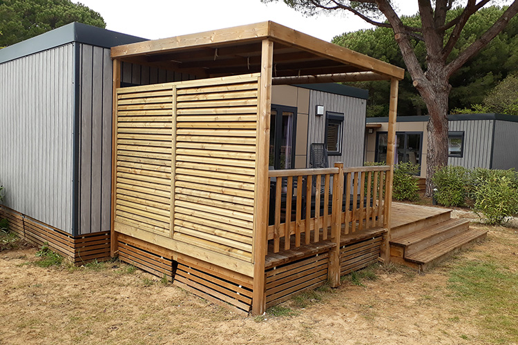 Gaillot et Fils fabricant français de Terrasses podium en bois 4m50 | 6m | 7m50 | 9m et sur mesure pour mobil-homes