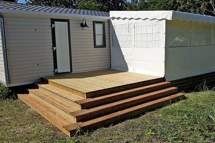 Gaillot et Fils fabricant français de Terrasses podium en bois 4m50 | 6m | 7m50 | 9m et sur mesure pour mobil-homes