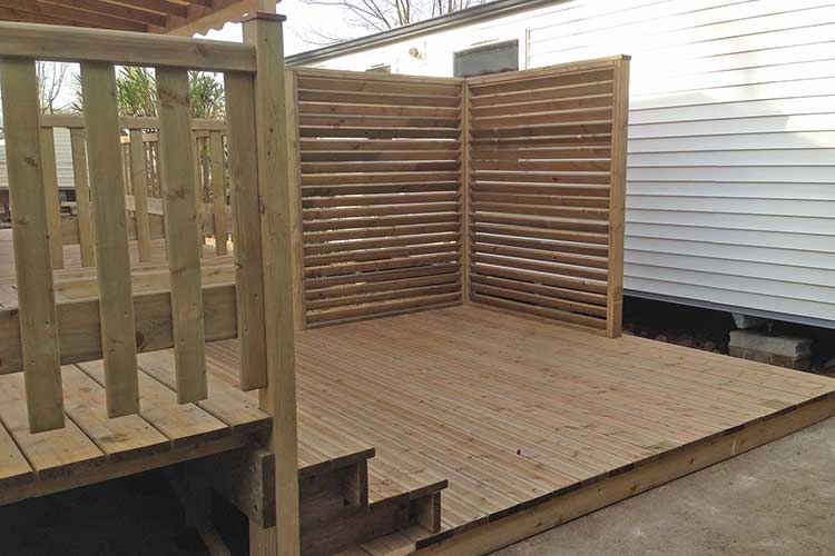 Gaillot et Fils fabricant français de Terrasses bois sur mesure pour mobil-homes