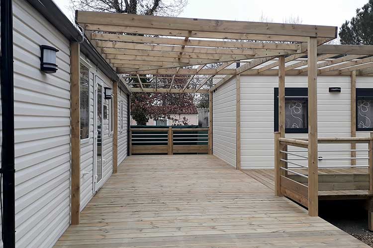 Gaillot et Fils fabricant français de Terrasses bois sur mesure pour mobil-homes