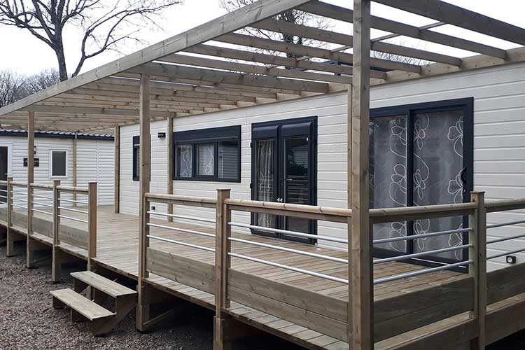 Gaillot et Fils fabricant français de Terrasses bois sur mesure pour mobil-homes